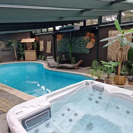 With Private Pool In 350 M² * Hamois