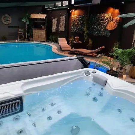 With Private Pool In 350 M² Villa *