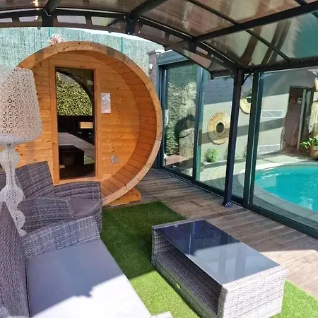 With Private Pool In 350 M² Villa *