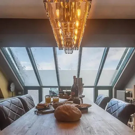With Private Pool In 350 M² Villa Hamois