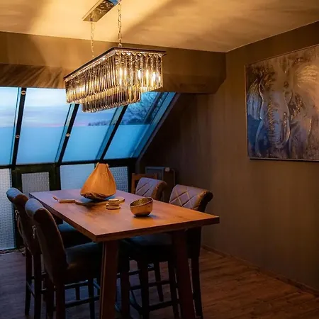 With Private Pool In 350 M² Hamois