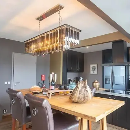 Villa With Private Pool In 350 M² Hamois